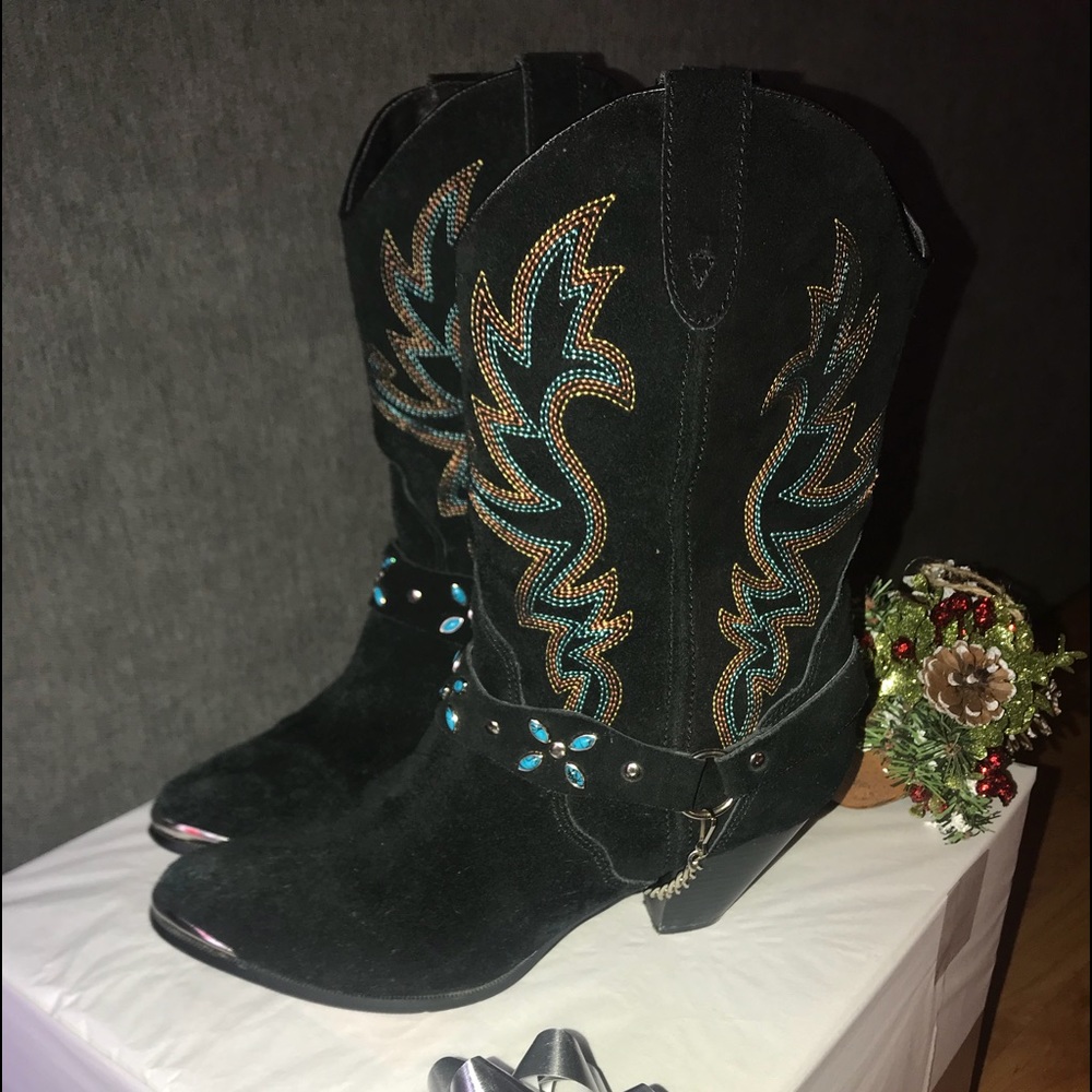 Dingo Black short boots size 9 1/2 women